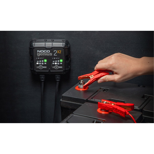 Genius&reg; 2X2 2-Bank, 4-Amp Battery Charger Southpoint Industrial Supply