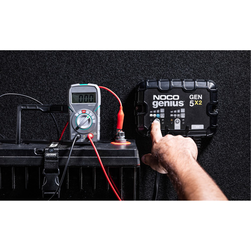 Chargeur de batterie embarqu&eacute; &agrave; 2 sorties de 10 amp&egrave;res Gen5X2 Genius Southpoint Industrial Supply
