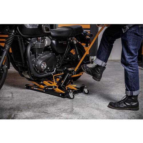 ATV and Motorcycle Jack, 0.75 Ton(s) Capacity, 4-2/3" Lowered, 14-1/2" Raised, Manual Hydraulic Southpoint Industrial Supply