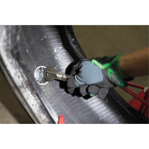 Outil robuste de roulage pour r&eacute;paration de pneus avec roulette &agrave; patch en acier Southpoint Industrial Supply