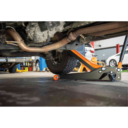 High-Lift Jack with 2-Piece Handle, 3.5 Ton(s) Capacity, 3-7/20" Lowered, Manual Hydraulic Southpoint Industrial Supply