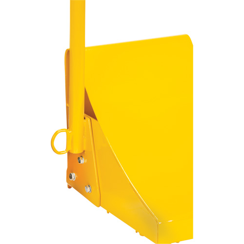 Ice Chock with Ergonomic Handle, Steel, Yellow, 8-1/16" W x 10-5/8" D x 8-13/16" H Southpoint Industrial Supply