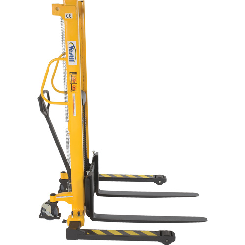 Gerbeur hydraulique manuel, Fonctionnement Pompe manuelle, Capacit&eacute; 2000 lb, Lev&eacute;e max 63" Southpoint Industrial Supply