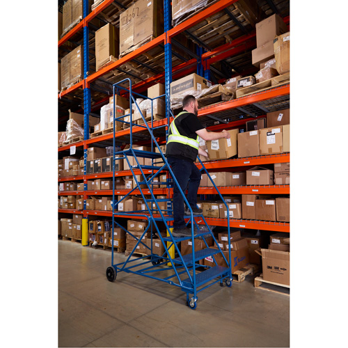 Escabeau roulant certifi&eacute; CSA avec marche verrouillable, 8 marches, Largeur de la marche 30", Hauteur de la plateforme 72", Acier Southpoint Industrial Supply