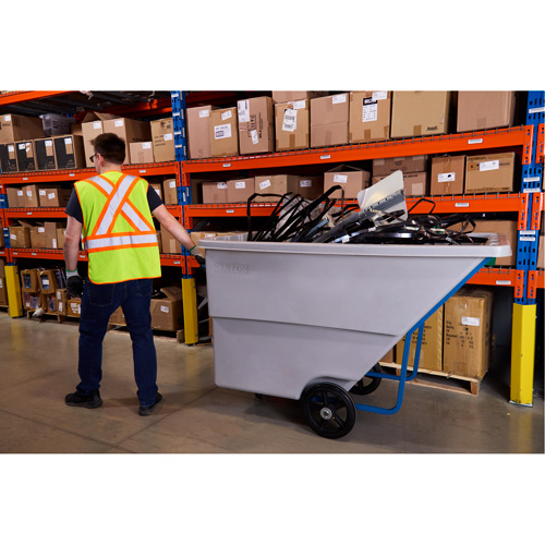 Chariot basculeur en acier, Poly&eacute;thyl&egrave;ne, 1,1 vg³, Capacit&eacute; de charge de 1250 lb Southpoint Industrial Supply