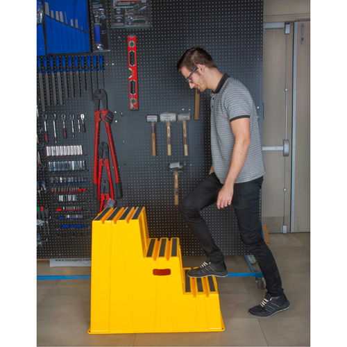Industrial Step Stool, 3 Steps, 34-13/16" x 22-7/16" x 28-1/2" High Southpoint Industrial Supply