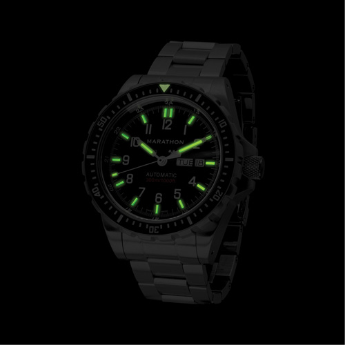 Tr&egrave;s grande montre automatique avec jour/date avec bracelet en acier inoxydable, Num&eacute;rique, &agrave; piles, 46 mm, Argent Southpoint Industrial Supply