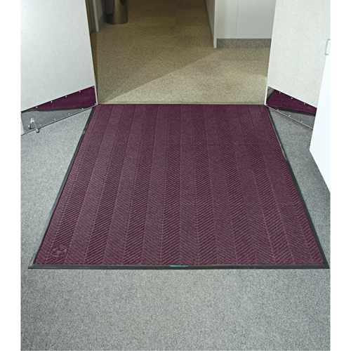 Waterhog&reg; Eco Elite Matting, Wiper/Scraper, 3' x 3' x 3/8", Maroon Southpoint Industrial Supply