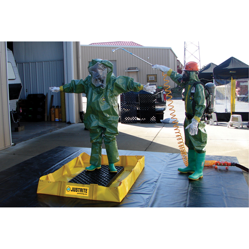 Berme de confinement Lite QuickBerm , Capacit&eacute; 119 gal., 4' la x 6' lo x 8" h, Support &agrave; encliqueter Southpoint Industrial Supply