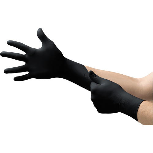 Onyx&reg; Gloves, Small, Nitrile, 3.5-mil, Powder-Free, Black Southpoint Industrial Supply