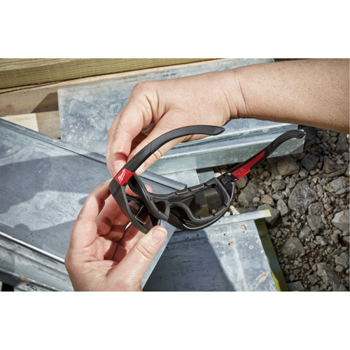 Lunettes de s&eacute;curit&eacute; performantes avec joint, Lentille Noir, Polaris&eacute;, R&eacute;pond ou surpasse la norme CSA Z94.3 Southpoint Industrial Supply