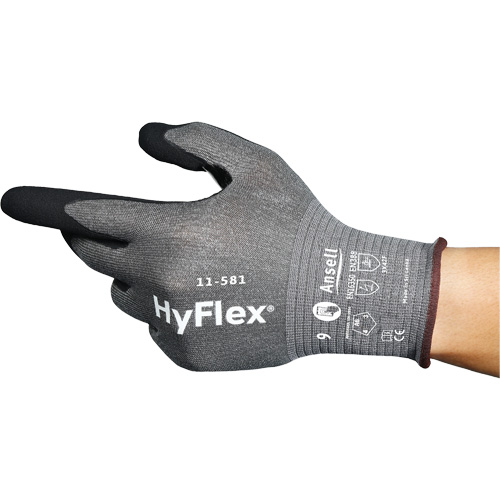 Gants industriels ultral&eacute;gers 11-581 HyFlex, Taille 6, Calibre 21, Rev&ecirc;tement Nitrile, Enveloppe en Nylon/PEHP/Tungst&egrave;ne/Spandex, ASTM ANSI niveau A6 Southpoint Industrial Supply