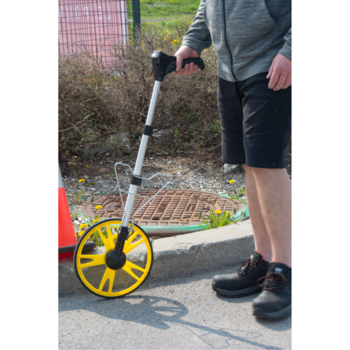 Digital Distance Measuring Wheel, 12.5"/31.8 cm, 99999.9 m Range, Feet/Metres Southpoint Industrial Supply