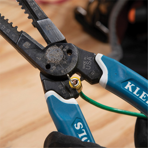Outil polyvalent Klein-Kurve pour d&eacute;nuder, couper et sertir les fils, 8-1/4" lo, 8 - 20 AWG Southpoint Industrial Supply