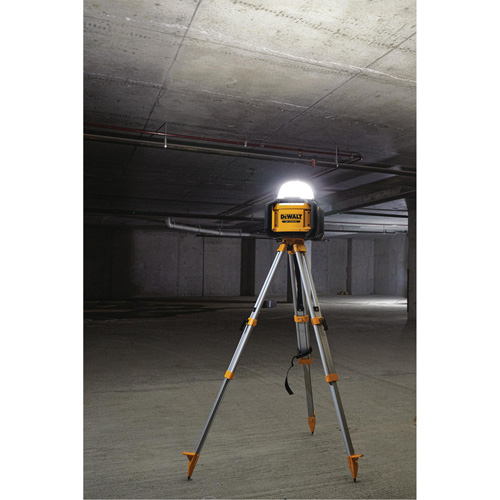 Tool Connect 20V Max All-Purpose Cordless Work Light, LED, 5000 Lumens, Plastic Housing Southpoint Industrial Supply