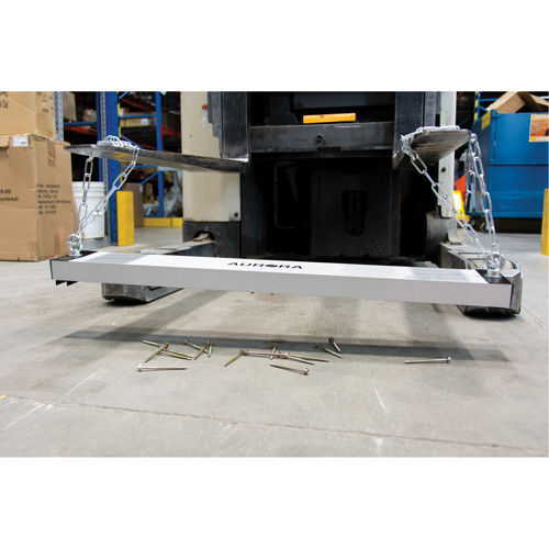 Balais de cour magn&eacute;tique, 36" la Southpoint Industrial Supply