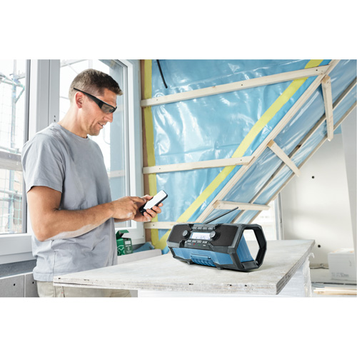 Compact Jobsite Radio with Bluetooth&reg; 5.0, Lithium-Ion, 18 V Southpoint Industrial Supply
