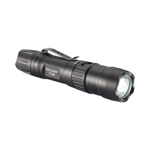 Lampe de poche tactique 7100, DEL, 695 lumens, Piles AA Southpoint Industrial Supply