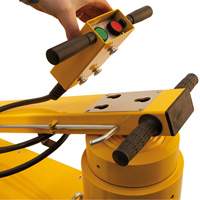 Mammut Jack, 165 Ton(s), Air Hydraulic Southpoint Industrial Supply