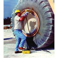 Giant Tire/Earthmover Bead Breaker Kit with 1/2 Gallon Hydraulic Pump Southpoint Industrial Supply