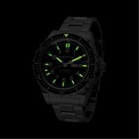 Tr&egrave;s grande montre automatique avec jour/date avec bracelet en acier inoxydable, Num&eacute;rique, &agrave; piles, 46 mm, Argent Southpoint Industrial Supply