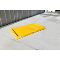 Ultra-Containment Tray&reg;, 54" L x 29.8" W x 3.5" H, 16.5 US gal. Spill Capacity Southpoint Industrial Supply