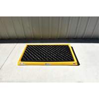 Ultra-Containment Tray&reg;, 54" L x 29.8" W x 3.5" H, 14 US gal. Spill Capacity Southpoint Industrial Supply