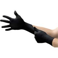 Gants Onyx, Petit, Nitrile, 3,5 mils, Sans poudre, Noir Southpoint Industrial Supply