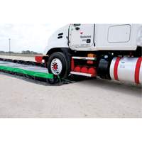 Ultimate Copolymer 2000 Ultra-Containment Berm&reg;, 179 US gal. Capacity, 4' W x 6' L x 12" H, Hinge Bracket Southpoint Industrial Supply