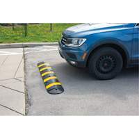 Speed Bump Kit, Rubber, 6' L x 11" W x 2" H SHF709 | Southpoint Industrial Supply