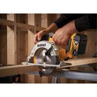 Ensemble de scie circulaire &agrave; moteur sans balai sans fil Max*, 6-1/2", 20 V Southpoint Industrial Supply
