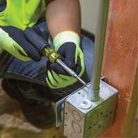 Tournevis/tourne-&eacute;crous multiembouts 6-en-1 avec port&eacute;e &eacute;tendue, 9-1/8" lo, Prise Coussin&eacute;e Southpoint Industrial Supply