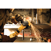 Meuleuse &agrave; angle avec interrupteur &agrave; g&acirc;chette, 6", 120 V, 13 A, 9000 Tr/min Southpoint Industrial Supply