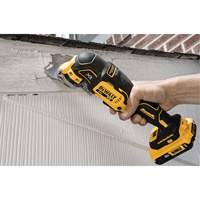 XR&reg; Brushless Cordless 3-Speed Oscillating Multi-Tool Kit, 20 V, Lithium-Ion Southpoint Industrial Supply