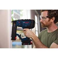 Brushless 18-Gauge Brad Nailer Kit with Standard Power Battery, 18 V, Lithium-Ion Southpoint Industrial Supply