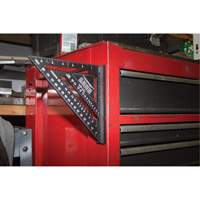 &eacute;querre de charpentier magn&eacute;tique grav&eacute;e au laser Johnny Square&reg; de 7 po Southpoint Industrial Supply
