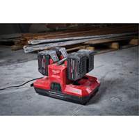 Four Bay Simultaneous Super Charger with PACKOUT Compatibility, 18 V, Lithium-Ion Southpoint Industrial Supply